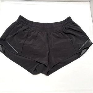 Lululemon Hotty Hot Low -Rise Lined Short 2.5"